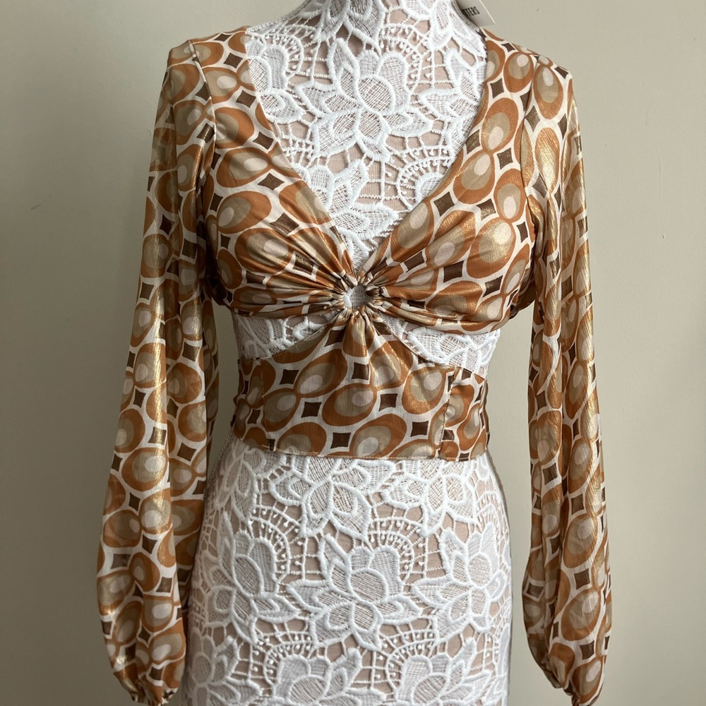 Geometric Print Wrap Top in Gold & White